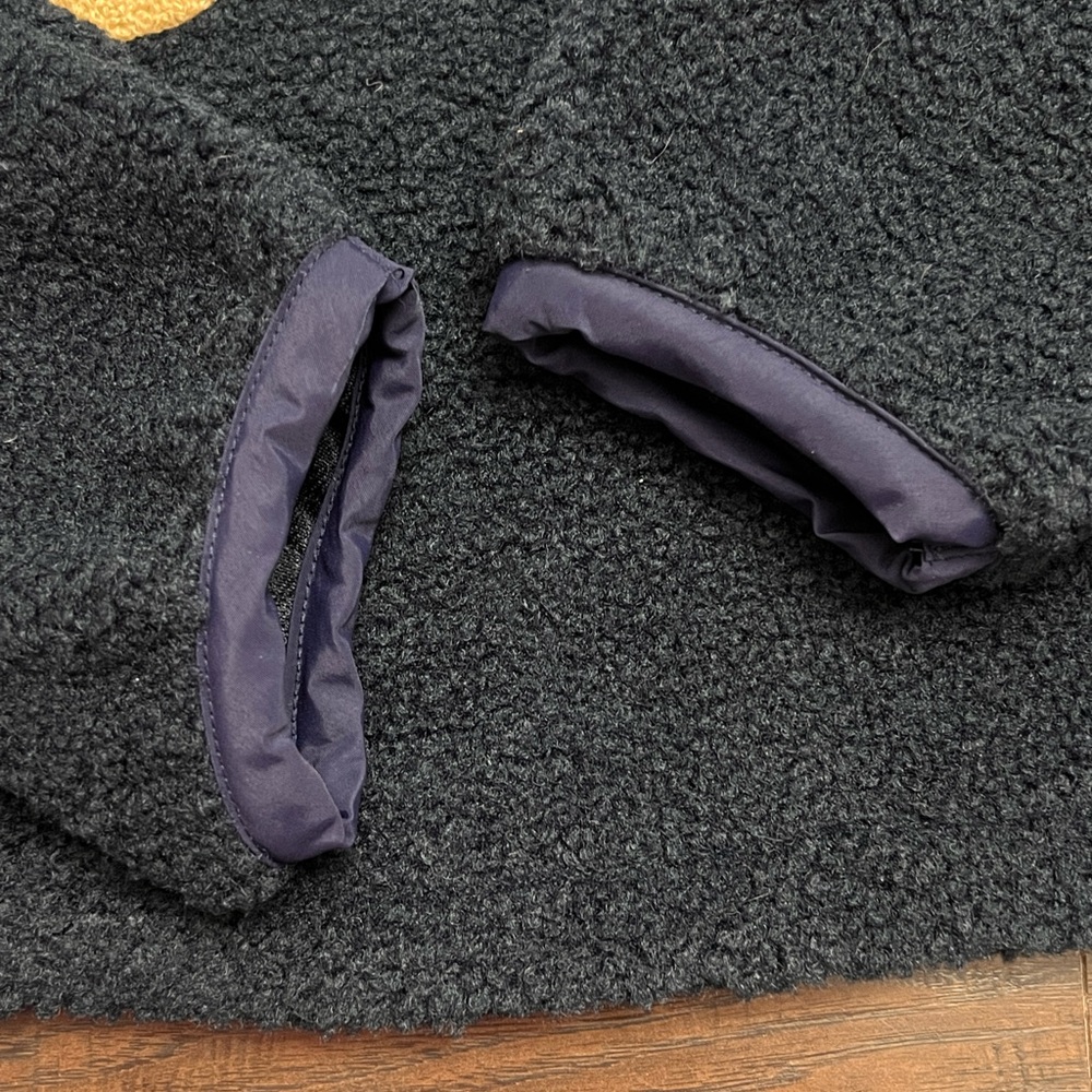 Bear sweater - image 6